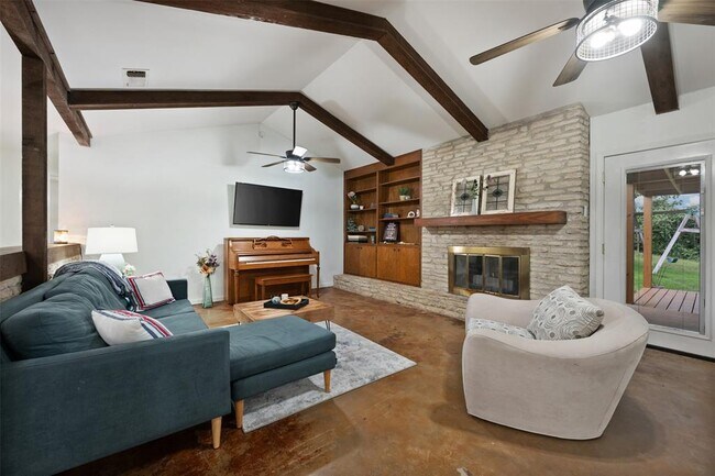 property at 250 Porter Ln
