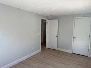 18 Briarwood Dr in Biddeford, ME - Building Photo - Building Photo