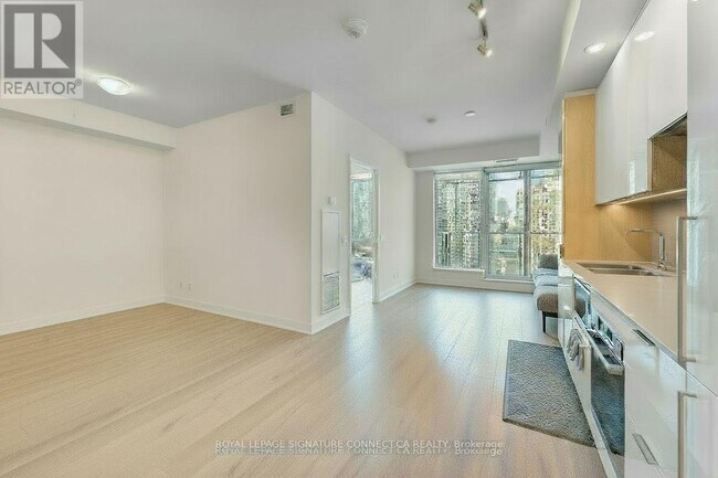 28 Freeland St in Toronto, ON - Building Photo - Building Photo