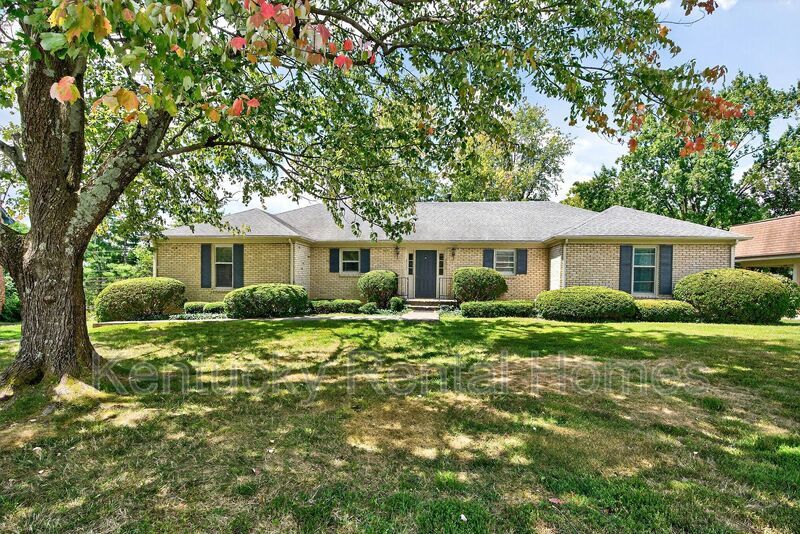 3335 Wood Valley Ct in Lexington, KY - Building Photo