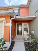 256 Glowing Peace Ln in Orlando, FL - Building Photo - Building Photo