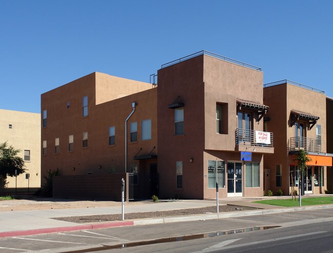 Artisan Village in Phoenix, AZ - Building Photo - Building Photo