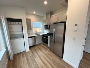 598 Arnold St in Madras, OR - Building Photo - Building Photo