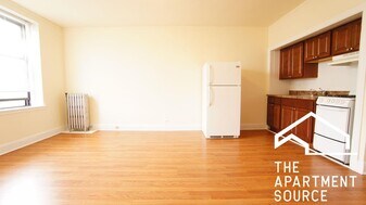 2779 N Milwaukee Ave, Unit 217 in Chicago, IL - Building Photo