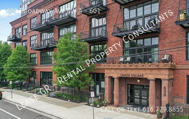 600 Broadway Ave NW-Unit -601 in Grand Rapids, MI - Foto de edificio - Building Photo