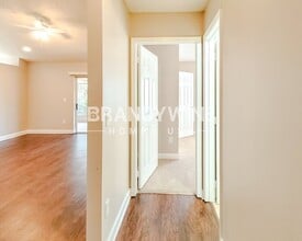 542 Queensbridge Dr in Lake Mary, FL - Foto de edificio - Building Photo