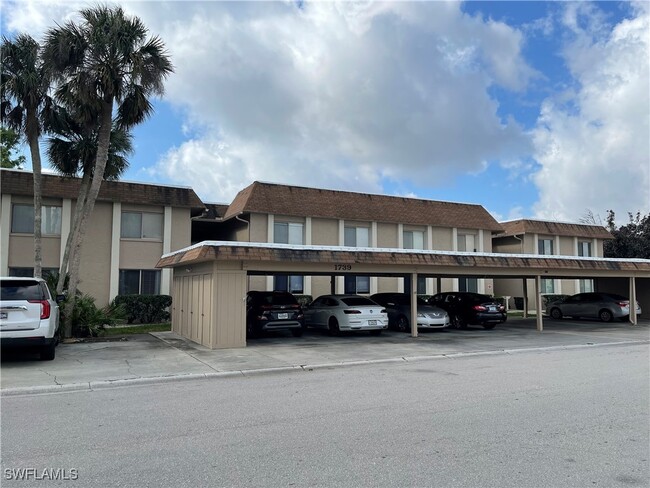 1739 Golf Club Dr in North Fort Myers, FL - Building Photo - Building Photo