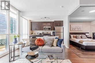 55-1155 Bremner Blvd in Toronto, ON - Building Photo - Building Photo