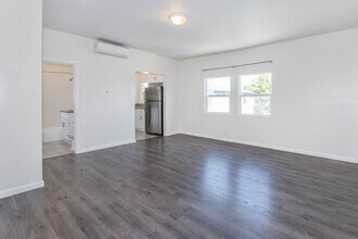 1260 W 39th St in Los Angeles, CA - Building Photo - Building Photo