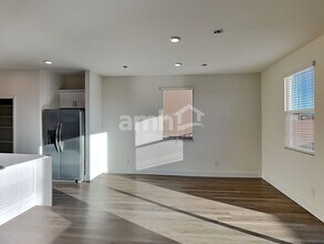 10148 Mountain Crest St in Las Vegas, NV - Building Photo - Building Photo