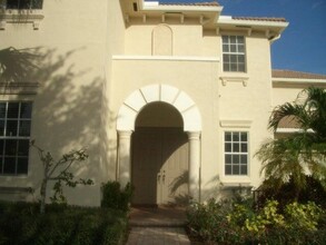 180 Via Catalunha in Jupiter, FL - Building Photo - Building Photo