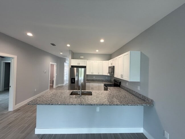 3451 Bal Harbor Blvd in Punta Gorda, FL - Building Photo - Building Photo