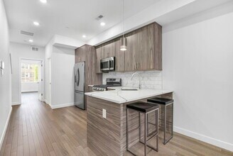 2032 N Franklin St in Philadelphia, PA - Building Photo - Building Photo