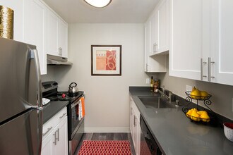 Vivante Apartments in Hayward, CA - Foto de edificio - Building Photo