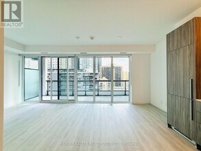 65 Broadway Ave in Toronto, ON - Building Photo - Building Photo