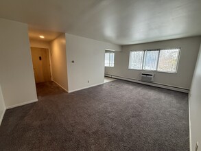 MadGrey Apartments in Lansing, MI - Foto de edificio - Building Photo