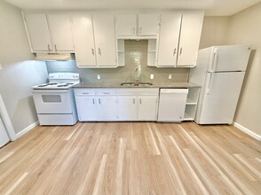 428 E Elm St in Denison, TX - Building Photo - Building Photo