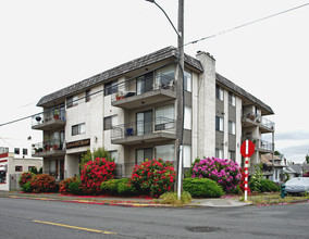 Sunset Hill Manor in Seattle, WA - Building Photo - Building Photo