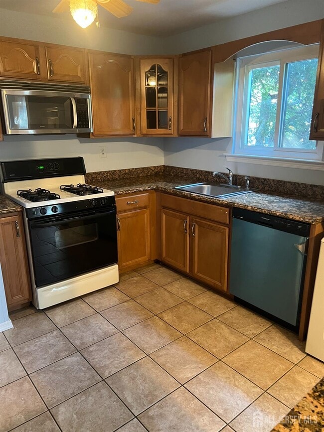 property at 1105 N Oaks Blvd