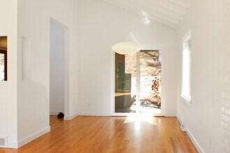 21 Woodbury Rd in Asheville, NC - Foto de edificio - Building Photo