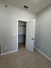 201 S 5th St, Unit 07 in Hidalgo, TX - Building Photo - Building Photo