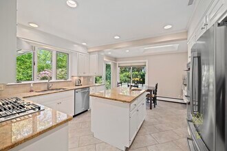 19 Ridge Rd in Newton, MA - Building Photo - Building Photo