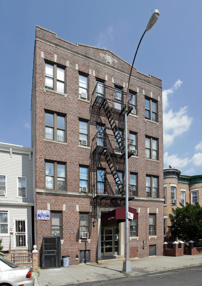 41 E 31st St in Brooklyn, NY - Building Photo - Building Photo