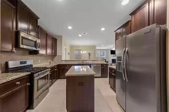 4008 Netherfield Rd in Frisco, TX - Foto de edificio - Building Photo
