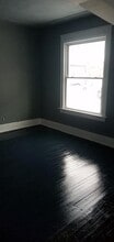 1327 W Albany Pl in Milwaukee, WI - Foto de edificio - Building Photo