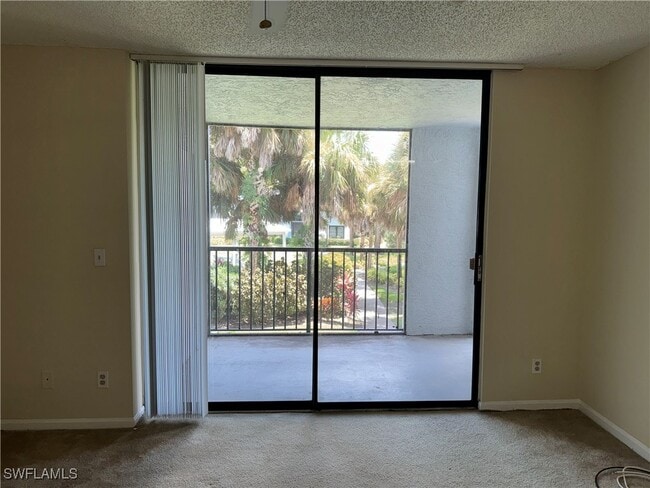 13631 Eagle Ridge Dr in Ft. Myers, FL - Building Photo - Building Photo