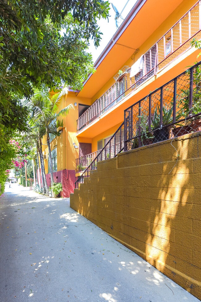 4052 Chevy Chase Dr, Unit 7