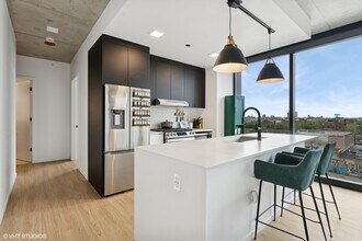 225 N Elizabeth St in Chicago, IL - Building Photo - Building Photo