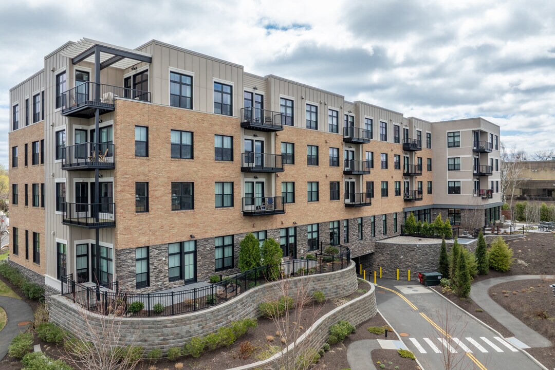 Waterstone On High Ridge in Stamford, CT - Building Photo