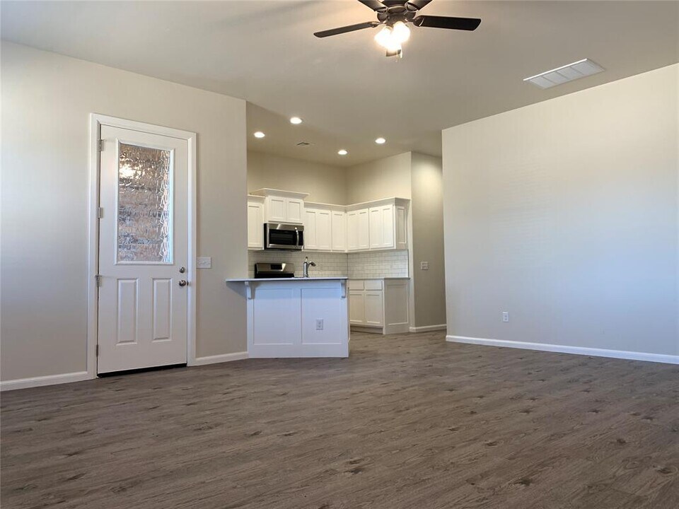 4700 Enclave Ln in Norman, OK - Building Photo