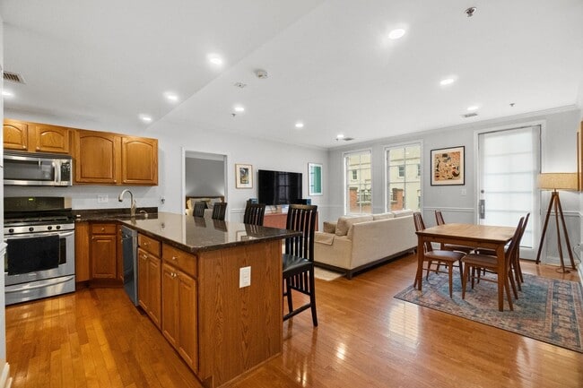 property at 727 Monroe St