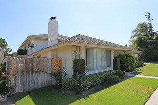 16952 Lilac Ln in Huntington Beach, CA - Foto de edificio - Building Photo