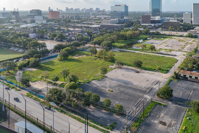 Residential Tower at the RO in Houston, TX - Building Photo - Building Photo