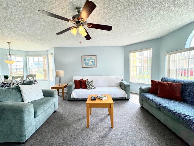 2492 Sweetwater Club Cir in Kissimmee, FL - Building Photo - Building Photo