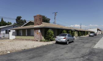 8985 Juniper Ave in Fontana, CA - Building Photo