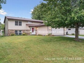 1939 Murphy Ave in Shakopee, MN - Building Photo
