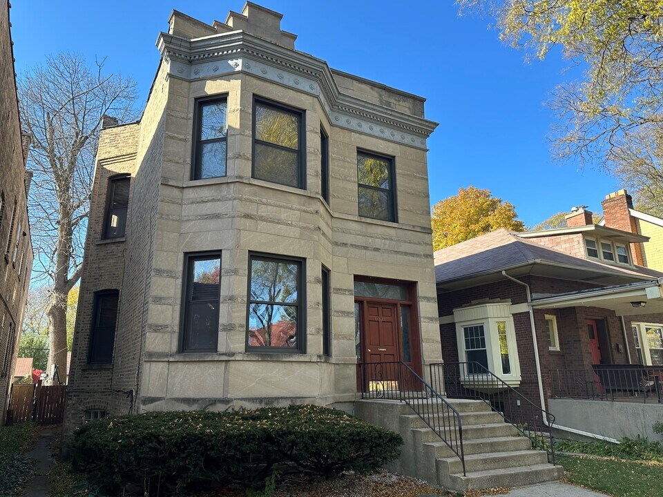 6326 N Paulina St in Chicago, IL - Building Photo