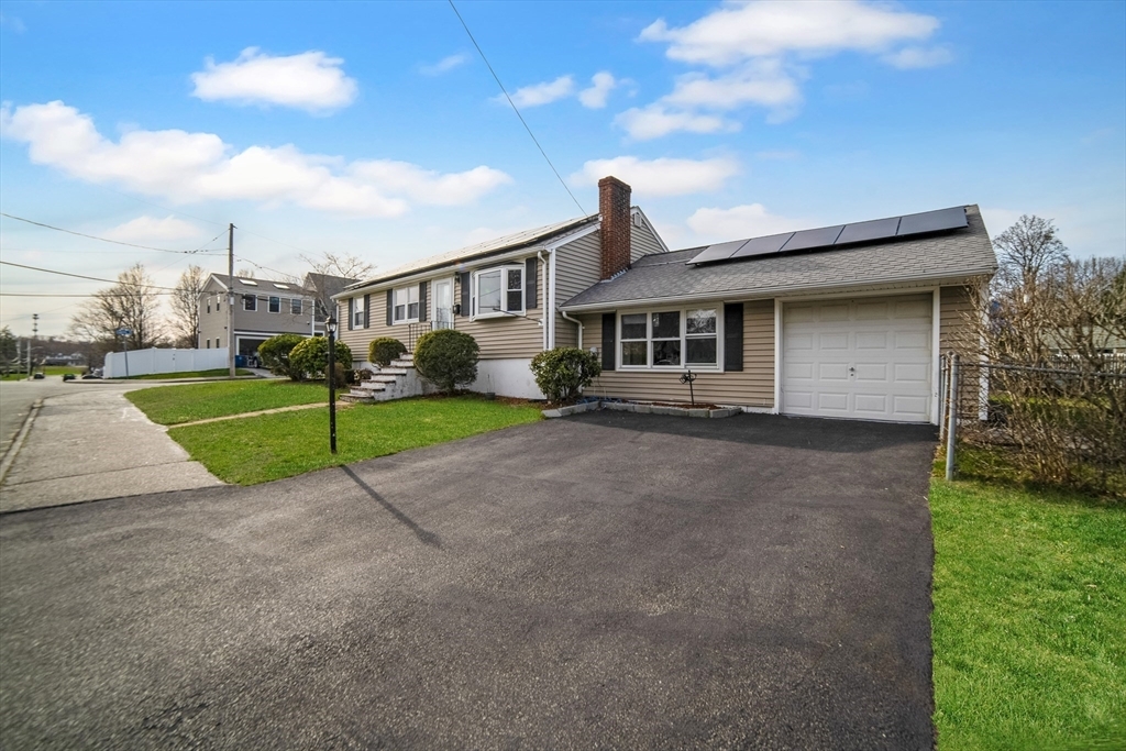 66 Tingley Rd in Braintree, MA - Building Photo
