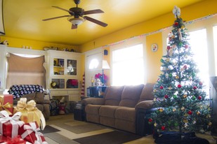 580 W 22nd St in San Pedro, CA - Building Photo