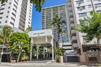 2440 Kuhio Ave, Unit 703 in Honolulu, HI - Building Photo - Building Photo