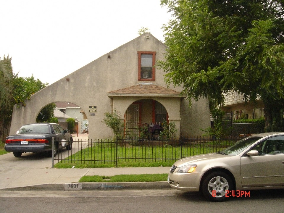 7631 Milton Ave in Whittier, CA - Foto de edificio