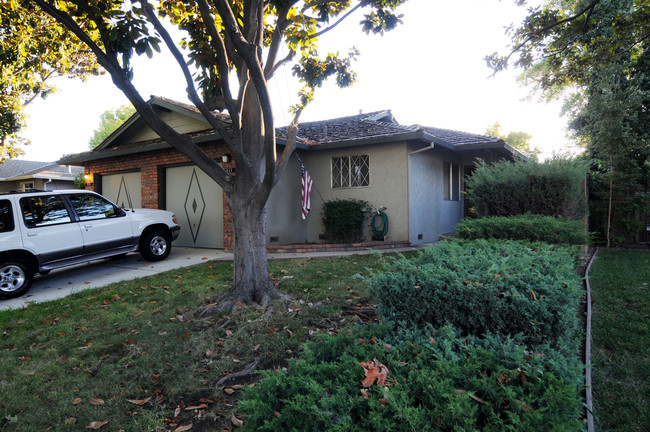 519-521 Westlake Dr in San Jose, CA - Building Photo - Building Photo