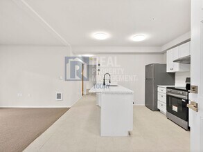 7843 Pacific Ave in Tacoma, WA - Foto de edificio - Building Photo