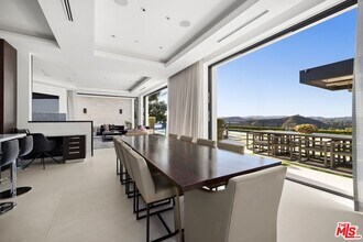 565 Evelyn Pl in Beverly Hills, CA - Building Photo - Building Photo