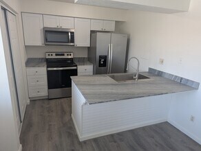 72657 Thrush Rd, Unit #1 in Palm Desert, CA - Building Photo - Building Photo