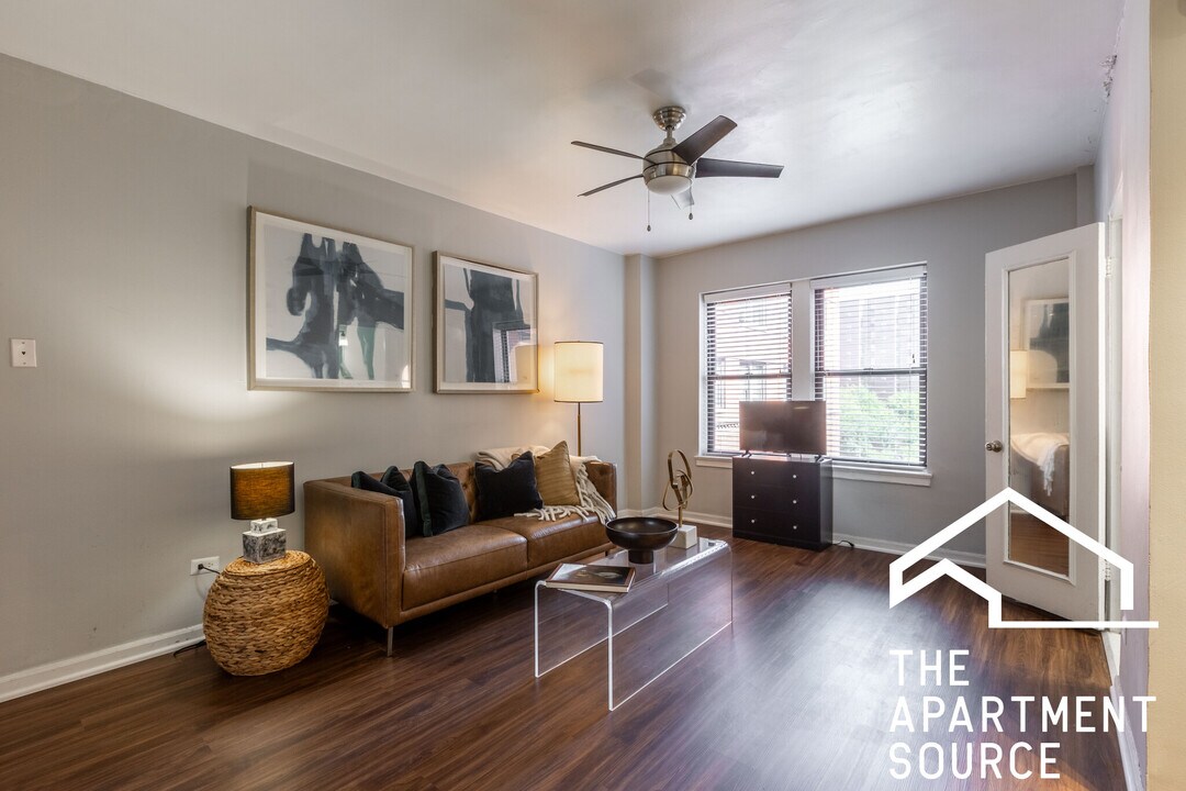 1140 N La Salle Dr in Chicago, IL - Building Photo
